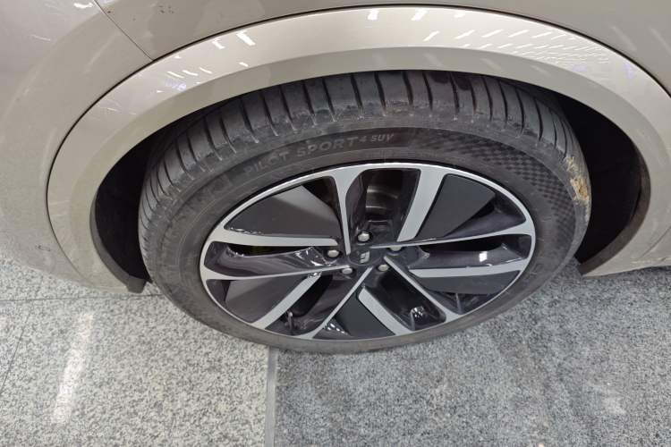 Used Li Auto L9 2022 Max model