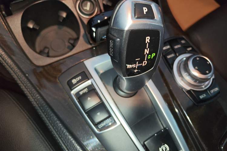 Used BMW 5 Series 2017 525Li Leading Model Gear Lever