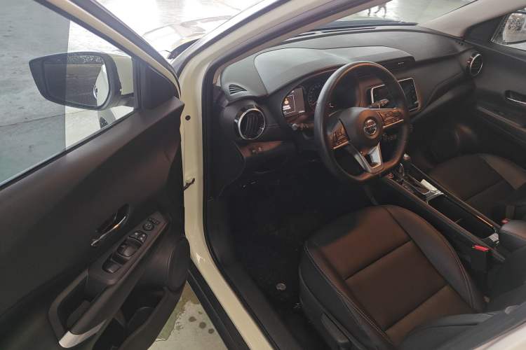 Used Nissan Kicks 2022 1.5L CVT XV Luxury Edition Driver Seat