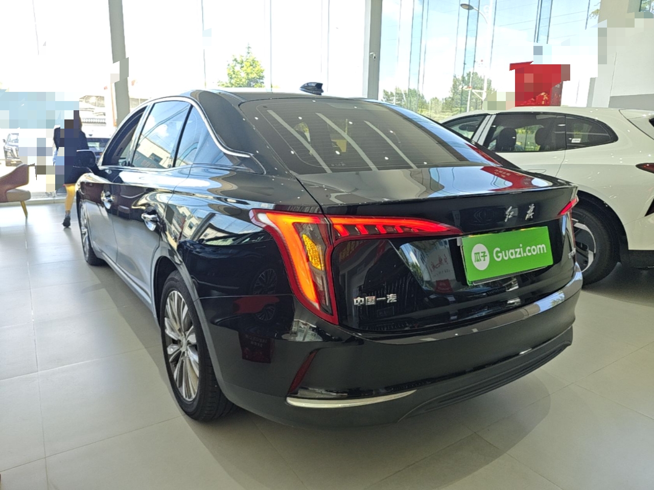 Hongqi E-QM5 2022 431 km Charge & Enjoy Edition — снимка 4