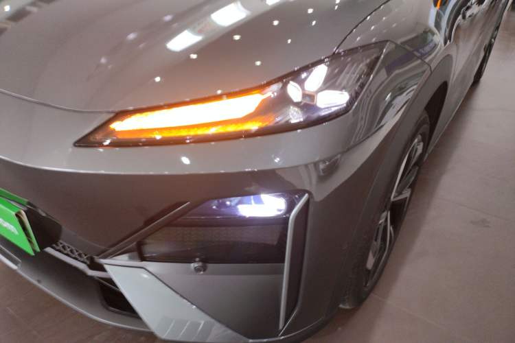 Used Deepal S07 2025 215Max Deep Blue Intelligent Driving AD PRO Range-Extended Version
