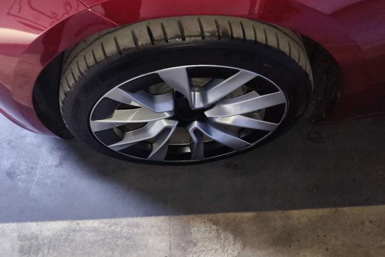 Used Tesla Model 3 2023 Long-Range All-Wheel-Drive Version