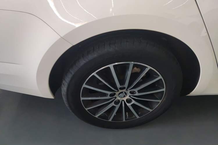 Used Skoda Octavia 2019 1.5L Automatic Smart Drive Luxury Edition China VI Standard