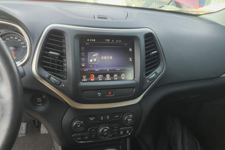 Used Jeep Cherokee 2016 2.4L Professional Smart Version
