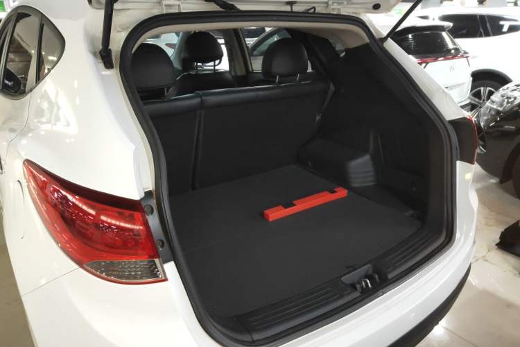 Used Hyundai ix35 2012 2.0L Automatic 4x4 Prestige Edition GLS
