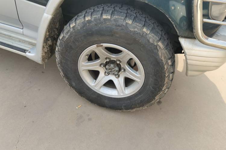 Used Leopaard Heijingang 2013 2.2L Manual Two-Wheel Drive Standard Version
