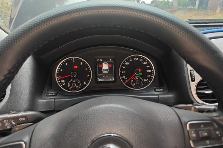 Used Volkswagen Tiguan 2015 2.0 TSI Automatic All-Wheel Drive Luxury Edition
