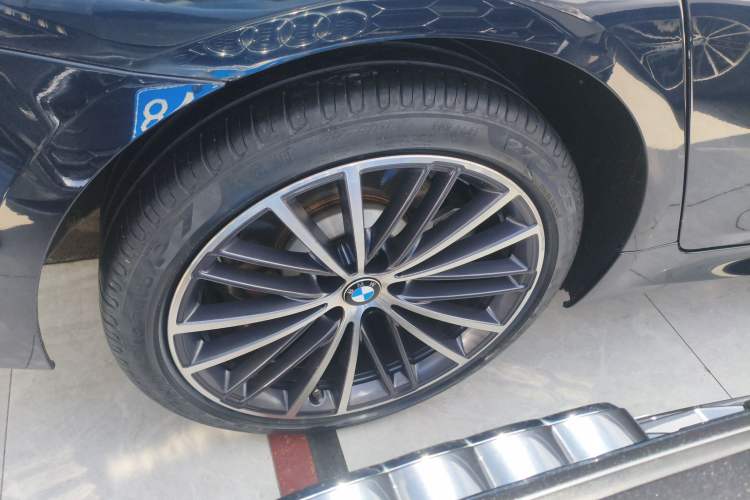 Used BMW 5 Series 2022 Restyled 530Li Leading Edition M Sport Package Exterior 5