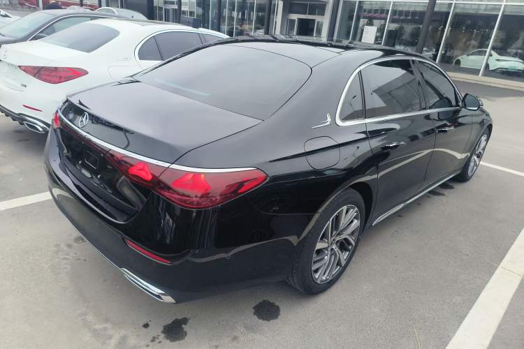 Used Mercedes-Benz E-Class 2025 Facelift E 300 L Fashion Edition
