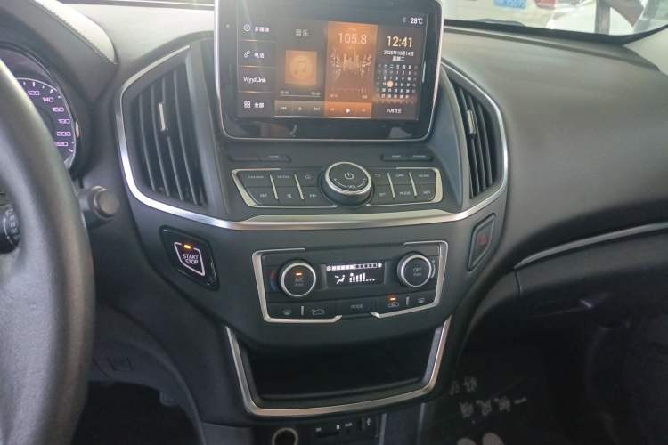 Used Dongfeng Aeolus AX5 2017 1.4T Automatic Fun Edition
