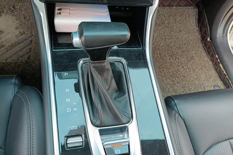 Used CHANGAN CS75 2021 Honor Million Edition 280T DCT Luxury Model Gear Lever