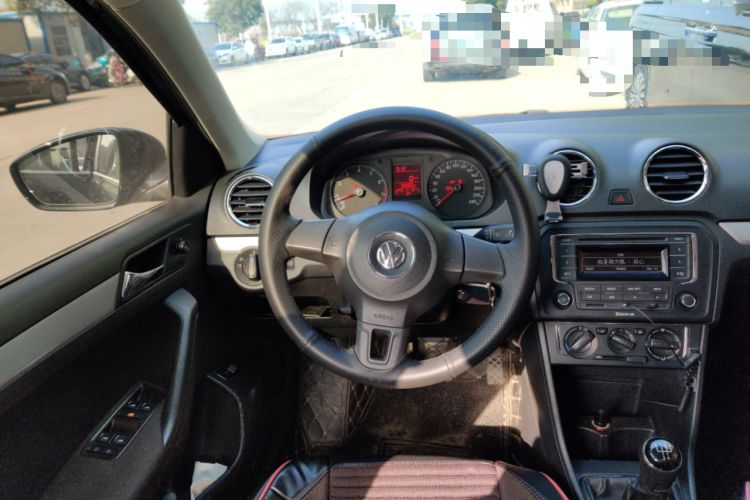 Used Volkswagen Jetta 2015 Zhuihui Edition 1.6L Manual Comfort Model
