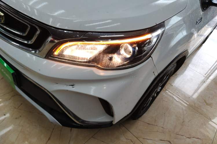 Used Geely Auto Vision X3 2017 1.5L Automatic Elite Model Left Front Headlight