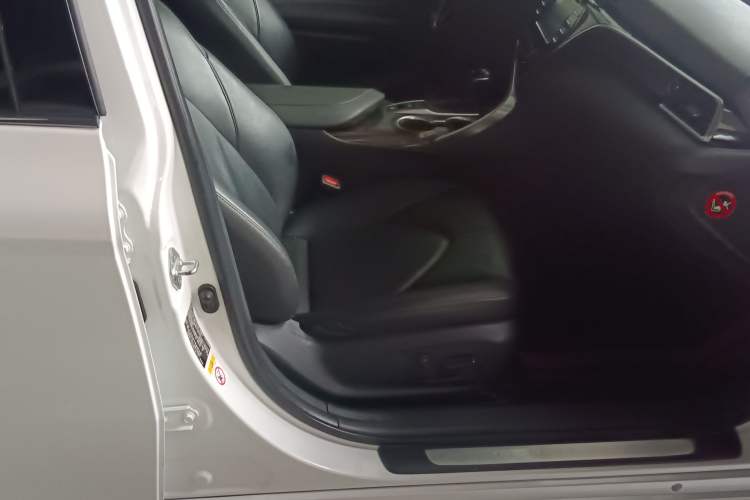 Used Toyota Camry 2018 2.0G Luxury Edition Right Front Seat