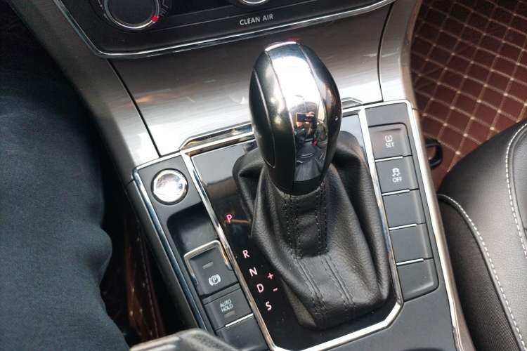 Used Volkswagen Passat 2017 330TSI DSG Luxury Edition
