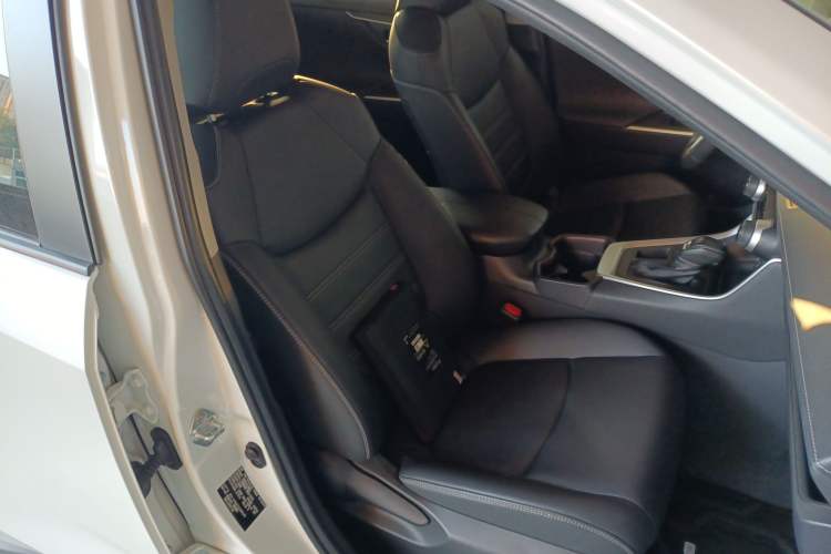 Used Toyota RAV4 2022 2.0L CVT Two-Wheel Drive Fashion Plus Edition