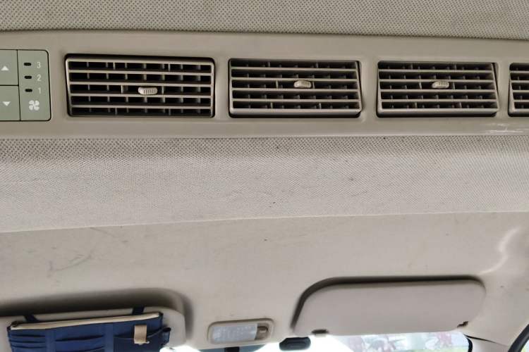 Used Wuling Rongguang V 2016 1.5L Standard Version
