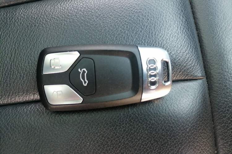 Used Audi A4L 2017 Plus 40 TFSI Ambition Model Vehicle Key