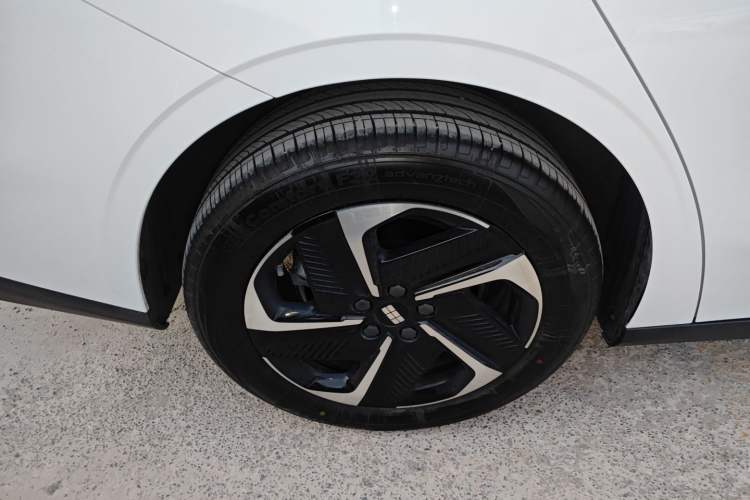 Used Geely Galaxy L6 2025 EM-i 140km Explorer+ Edition
