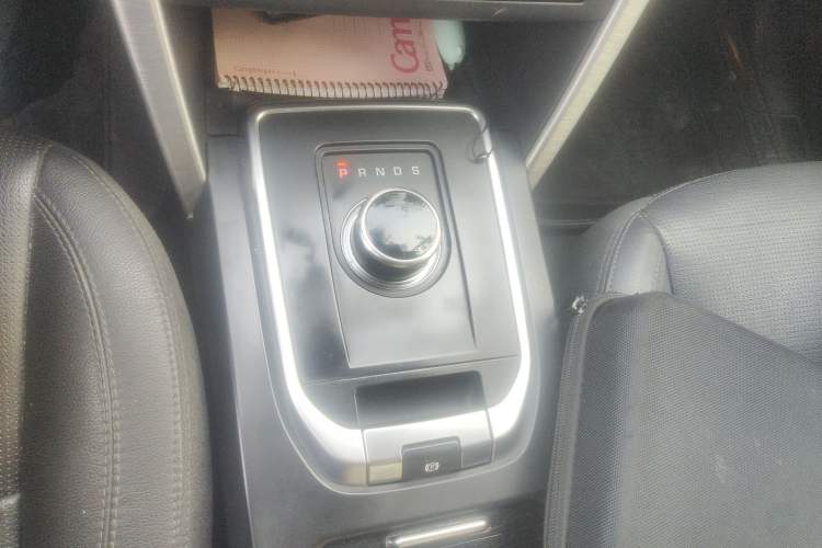 Used Land Rover Discovery Sport 2019 240 PS SE Version China VI Standard Gear Lever