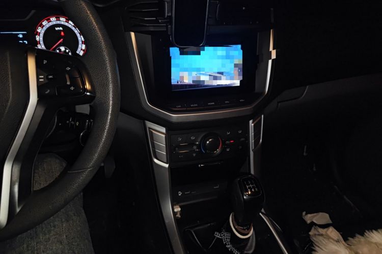 Used SAIC MAXUS T60 2017 2.4L Gasoline Manual Transmission Two-Wheel Drive High Ground Clearance Comfort Edition Standard Cabin
