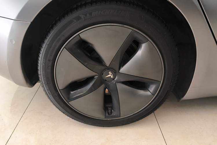 Used Tesla Model 3 2019 Long-Range Rear-Wheel-Drive Version Right Rear Wheel Hub