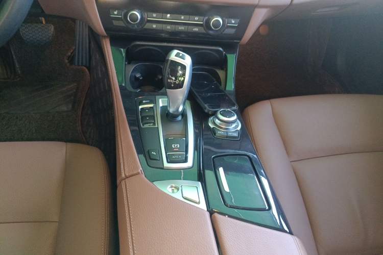 Used BMW 5 Series 2017 520Li Elegant Edition
