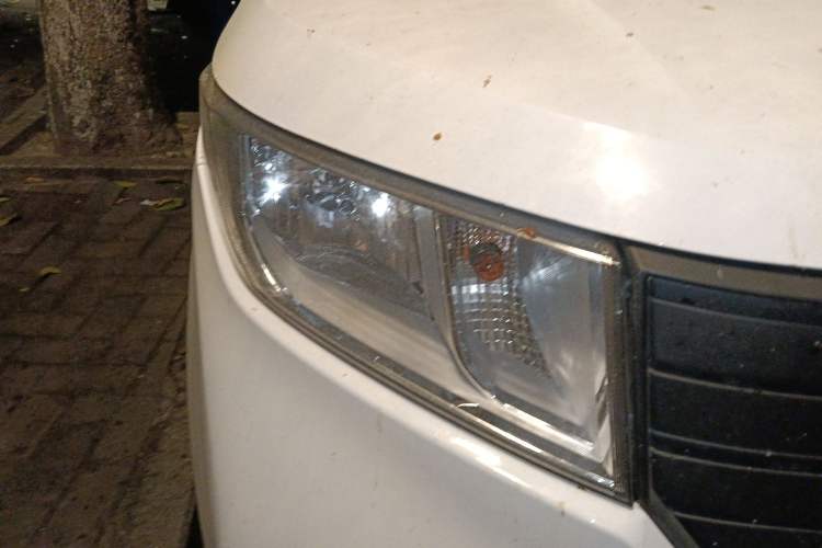 Used Wuling Zhengcheng 2021 1.5T Manual Comfort Version Right Front Headlight