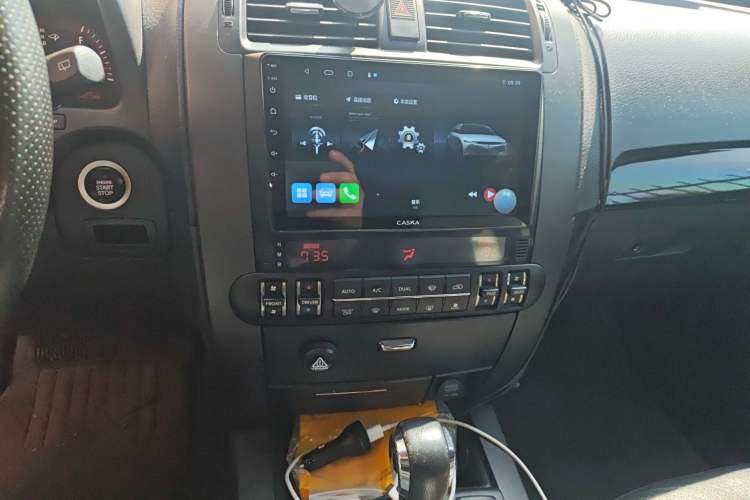 Used Kia Borrego 2008 3.8L Luxury Edition China IV
