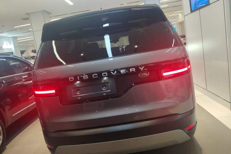 Used Land Rover Discovery 2023 300PS S Rear