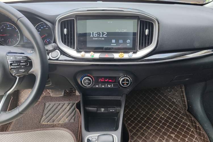 Used Kia kx1 Stonic 2021 1.4L CVT Fun & Sunroof Model