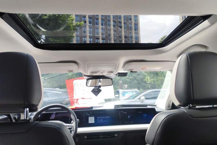 Used Ford Mondeo 2022 Restyled EcoBoost 245 Luxury Version Headliner