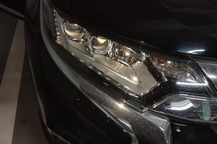 Used Mitsubishi Outlander 2018 2.4L 4x4 Luxury Edition 7-Seater