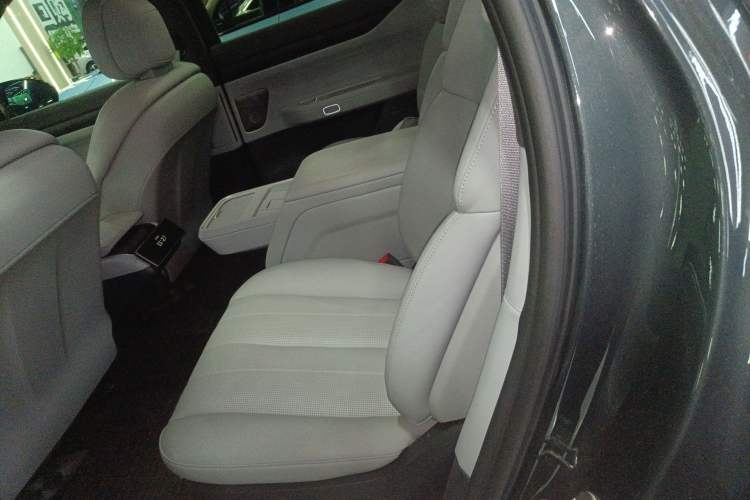 Used Nio ES8 2024 75 kWh Executive Edition Left Rear Seat