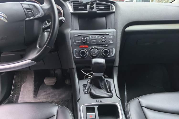 Used Citroen C4L 2016 1.2T Automatic Elite Model Audio And AC Panel