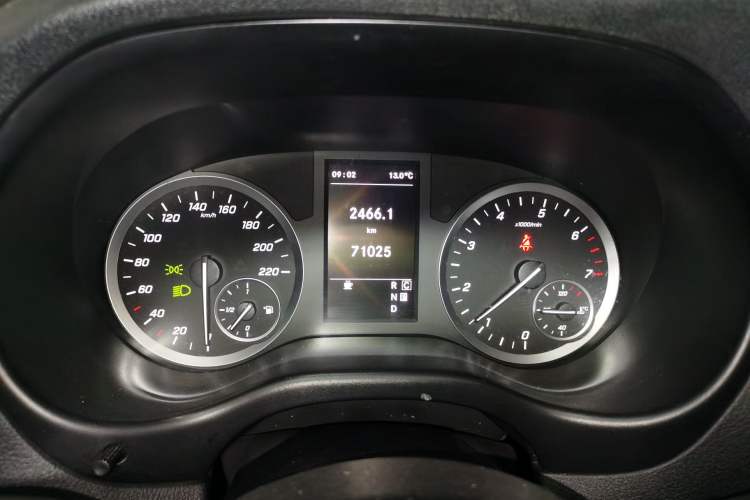 Used Mercedes-Benz Vito 2021 2.0T Elite Version 7 Seats