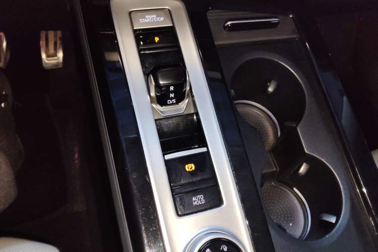 Used Volkswagen Tavendor 2024 Facelifted 380TSI All-Wheel Drive R-Line Cruise Premium Edition