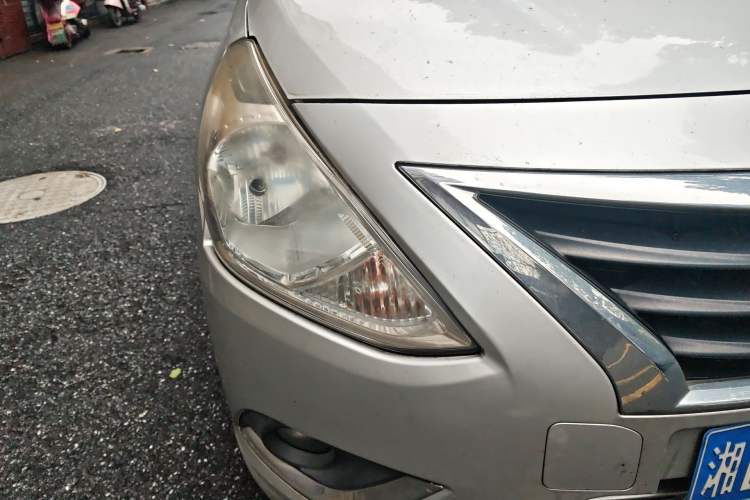 Used Nissan Sunny 2015 1.5XE Manual Comfort Edition Right Front Headlight