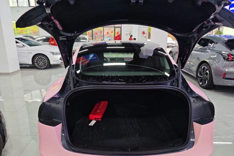 Used Tesla Model 3 2025 Rear-Wheel-Drive Version
