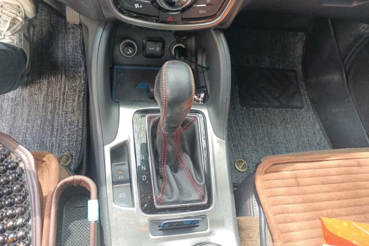 Used CHANGAN CS75 2014 1.8T Automatic Elite Version China V Standard Gear Lever