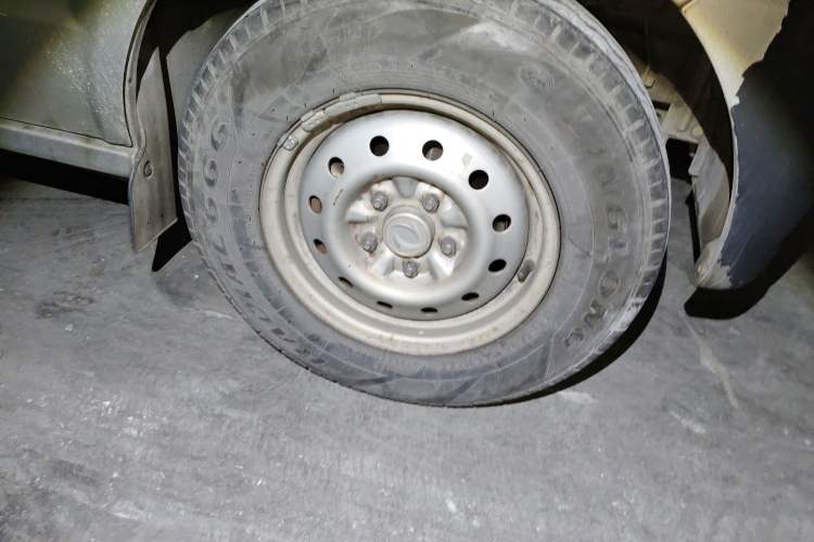 Used Dongfeng Xiaokang C37 2012 1.4L Comfort Version DK13-06
