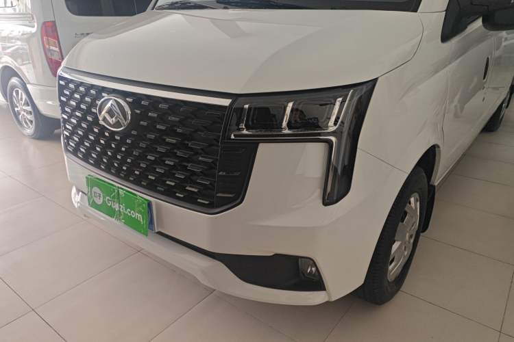 Used SAIC MAXUS Xintu V80 2024 Aoyuntong 6AMT Long Wheelbase Ultra-Low Roof 127 Ps Available in 6/7/8/9-Seater Configurations