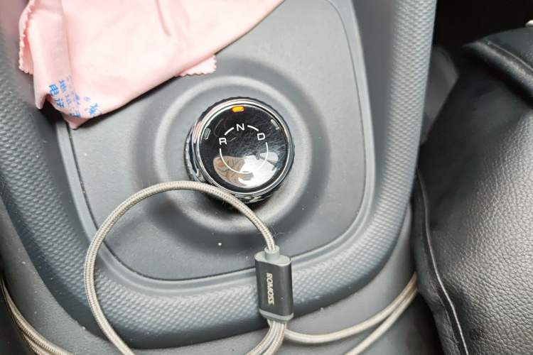 Used Wuling Hongguang New Energy 2025 Extended-Range Hybrid 50 km Utility Version Gear Lever
