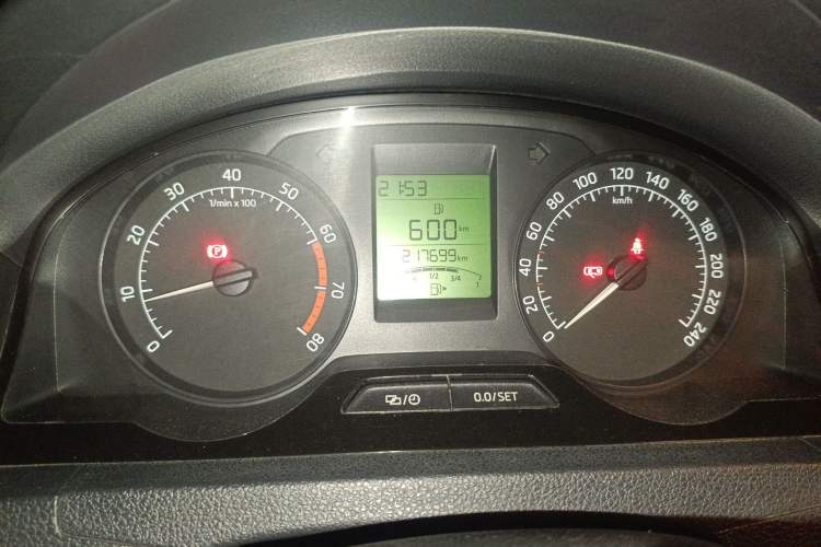 Used Skoda Rapid 2015 1.6L Manual Smart Selection Model
