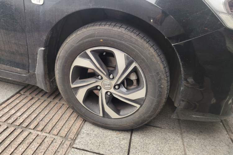 Used Honda Accord 2016 2.0L Comfort Edition Right Front Wheel Hub