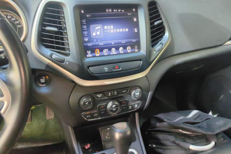 Used Jeep Cherokee 2017 2.0L Superior Edition