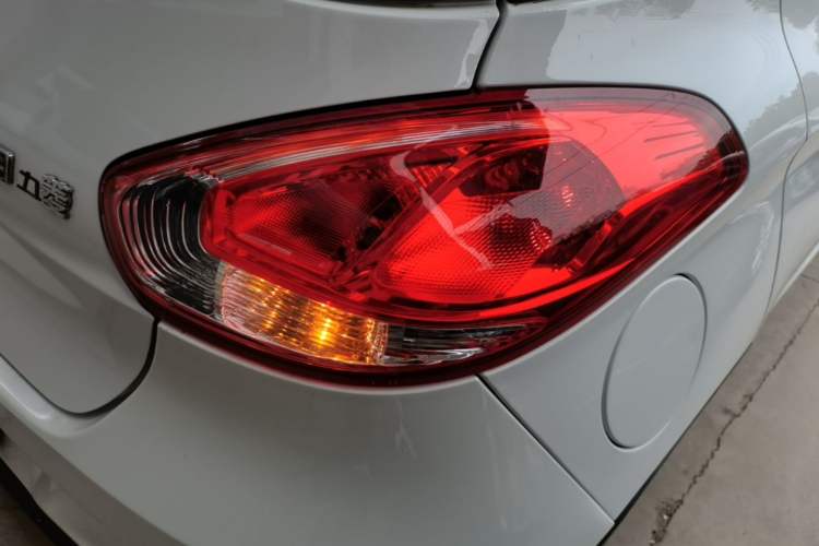 Used Baojun 310 2016 1.2L manual Comfort trim level