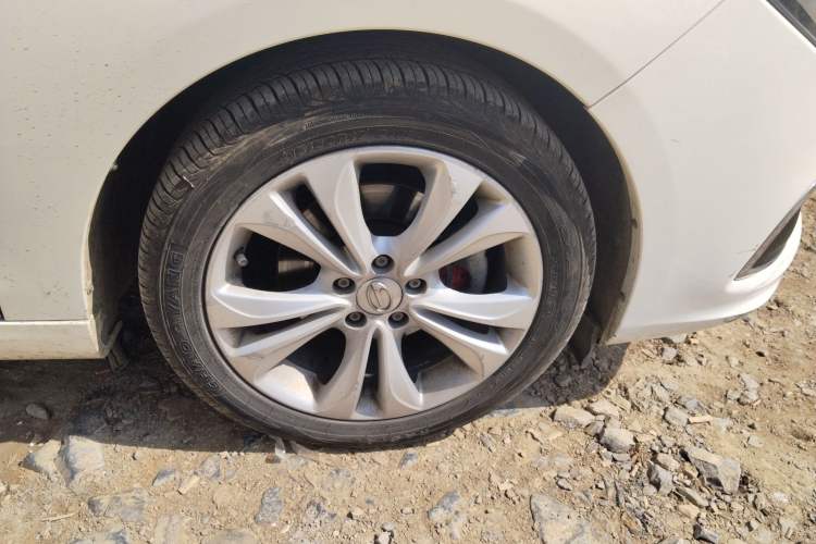 Used GAC Trumpchi GA6 2016 235T Manual Elite Edition Right Front Wheel Hub