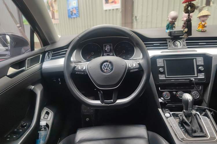 Used Volkswagen Magotan 2019 330TSI DSG Leading Edition China V Standard
