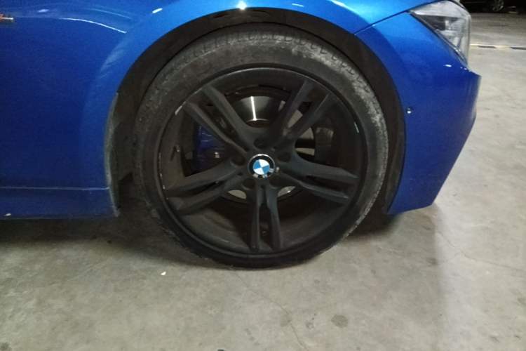 Used BMW 3 Series 2019 320i M Sport Package Right Front Wheel Hub